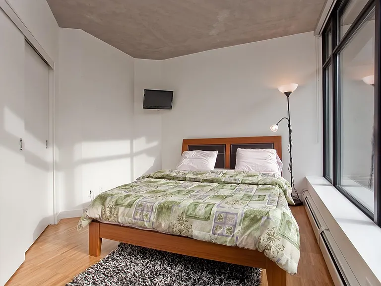 128 Cordova St W #807 — Photo 3