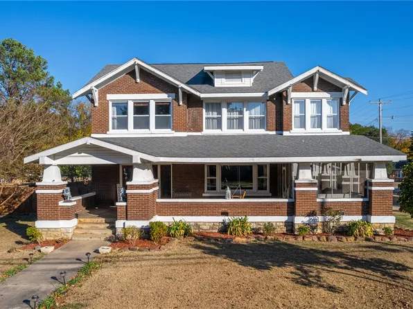 305 N Elm St, Paris, AR 72855