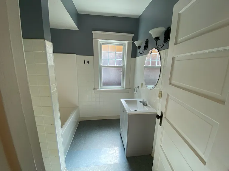 645 W 8th St #B — Photo 18