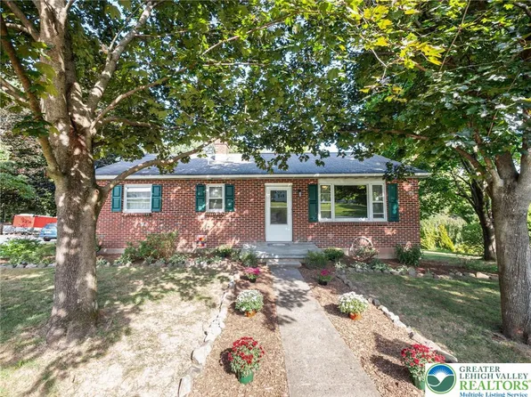 2349 Edna Ave, Coopersburg, PA 18036