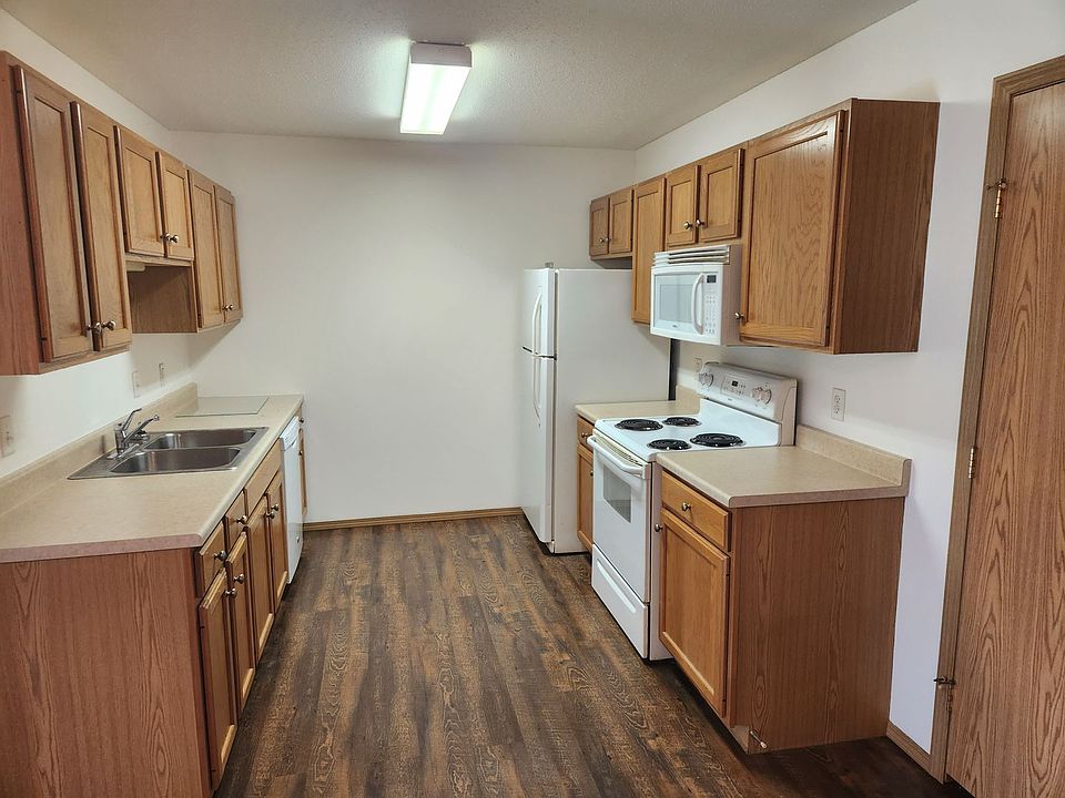 1st image of 3225 S Sycamore Ave #101