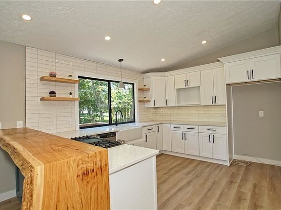 5th image of 5409 Lorrey Pl