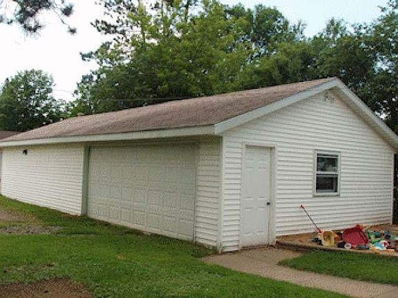 3rd image of 570 6th Ave S #S