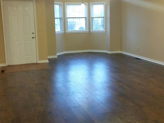 Living area with bay window