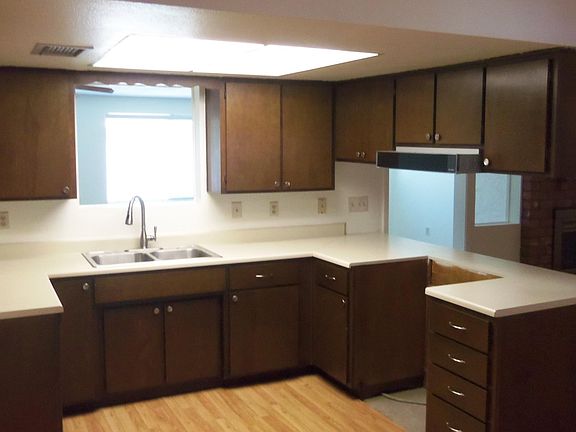 2nd image of 3010 E Pueblo Ave