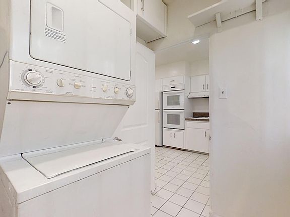 3rd image of 2620 W 43rd Pl #1