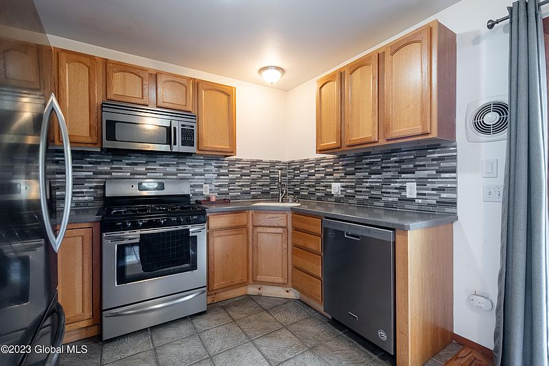 5th image of 6130 Johnston Road