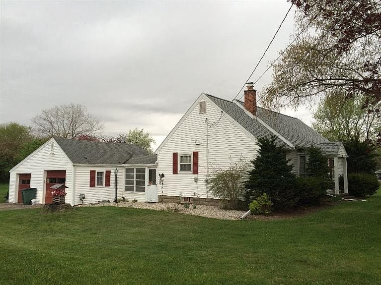 2nd image of 190 Robinson Rd