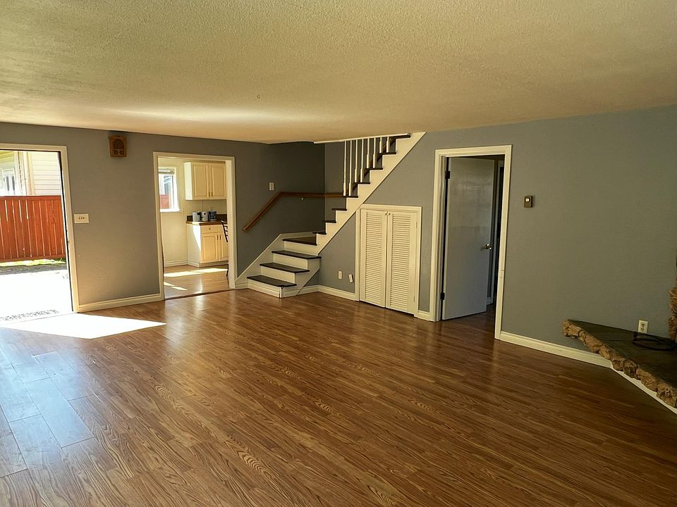 2nd image of 1510 NE Franklin Ave