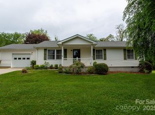 80 Beech Glen Dr, Black Mountain, NC 28711