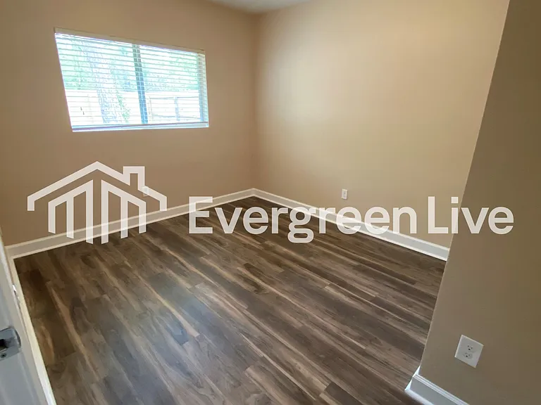 574 Carrier Dr — Photo 21
