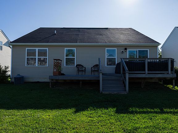 5th image of 374 Linwood St