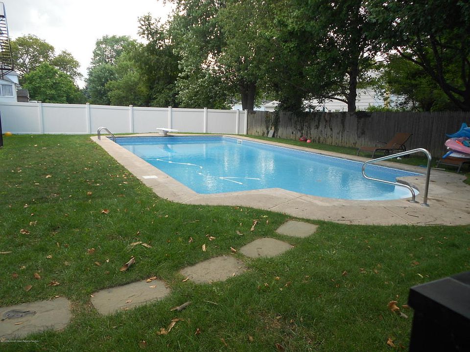 2nd image of 273 Hollywood Ave