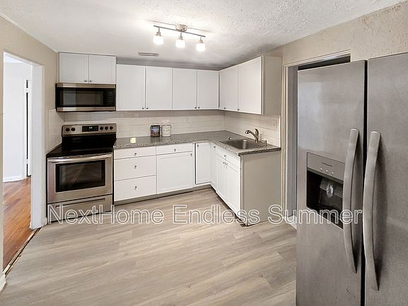 2nd image of 714 Superior St
