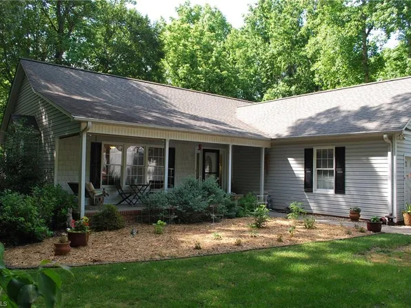 187 Northbrook Dr, Mocksville, NC 27028