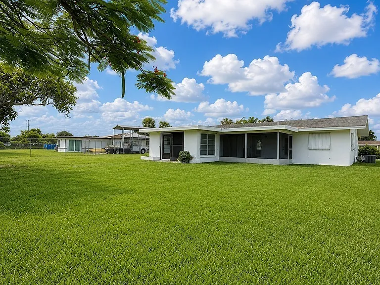 800 Willow Dr — Photo 23