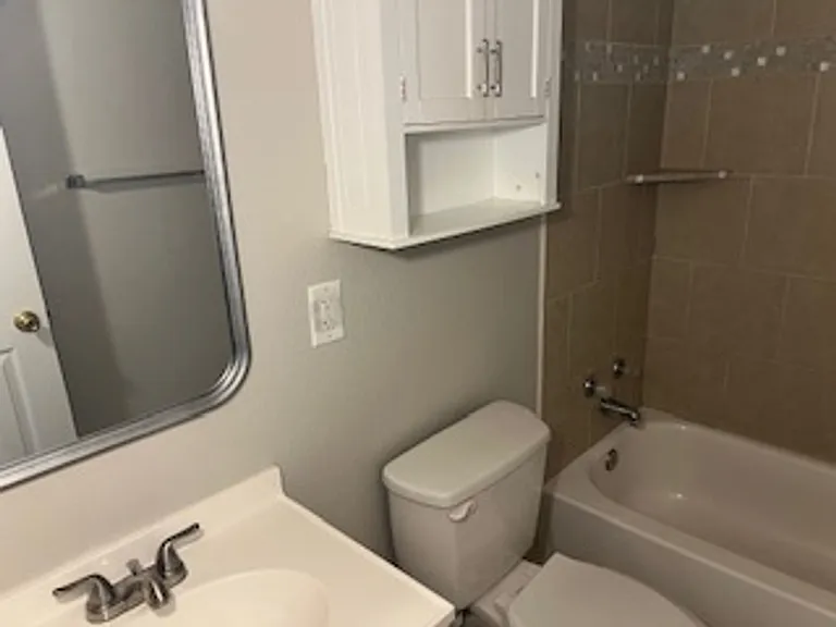 1412 Michial St — Photo 6