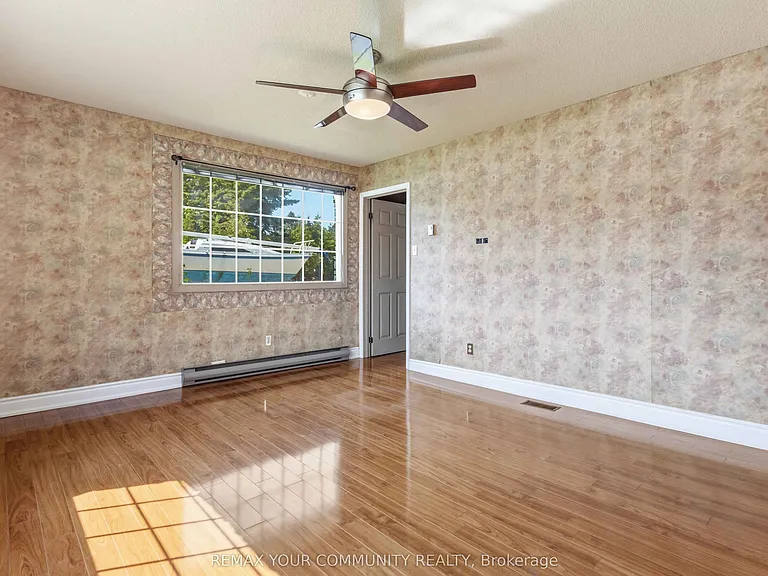 314 The Queensway S — Photo 29
