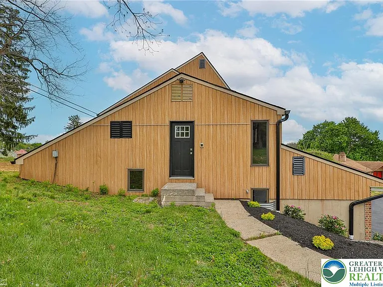 4410 Circle Dr — Photo 9