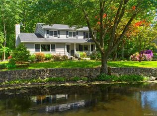 17 Littlebrook Rd N, Darien, CT 06820