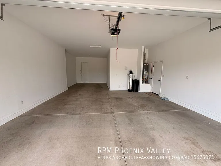 5151 N 181st Dr — Photo 29