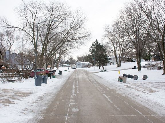 4th image of 7851 Himebaugh Ave