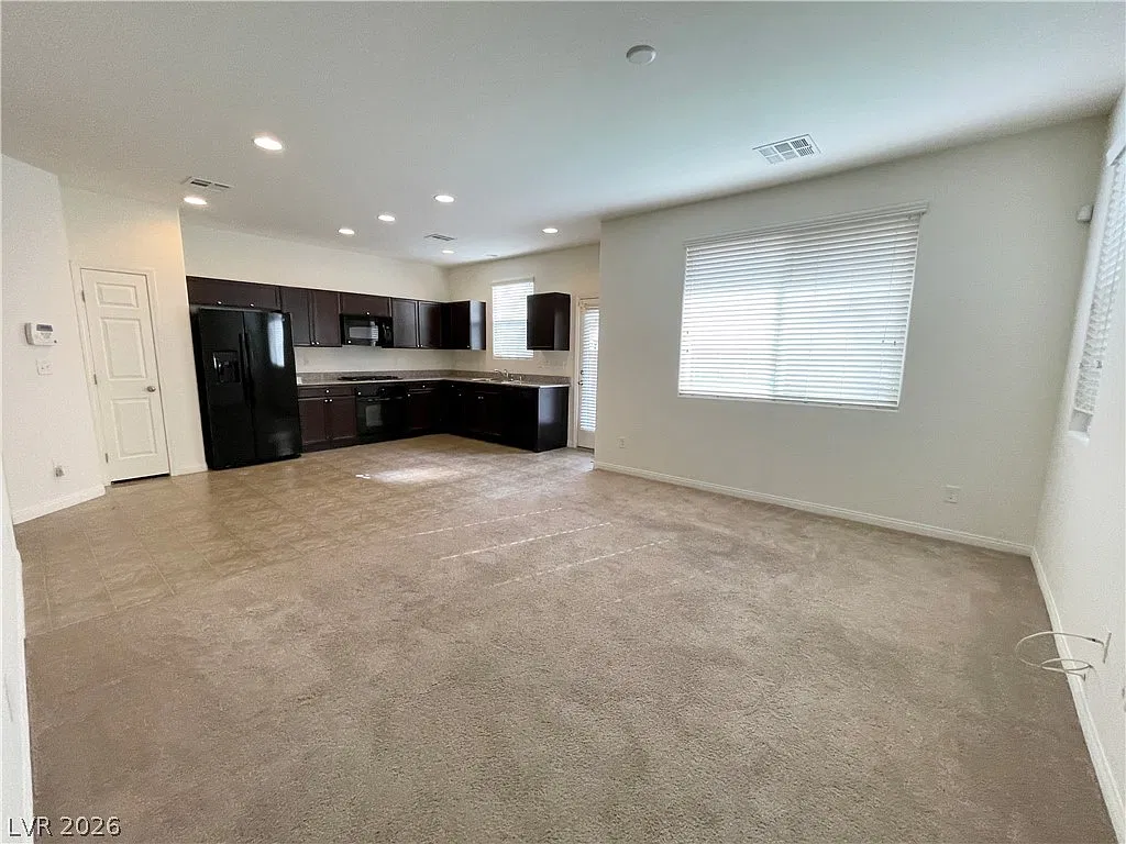 3 bed, 2.5 bath, 1365 sqft, $1,915 — Photo 4
