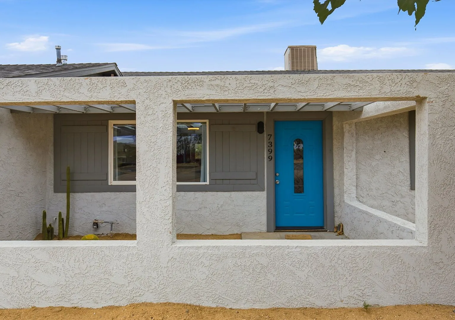 Newly Remodeled/Updated 3 bedroom 2 bathroom home!! — Photo 3
