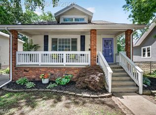 561 W Saratoga St, Ferndale, MI 48220