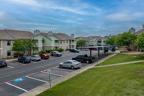 Palisades Park Apartments Photo 1