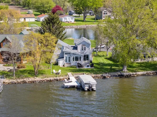W10285 Shorecrest DRIVE, Fox Lake, WI 53933