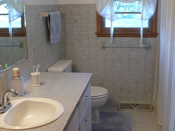 4th image of 1350 NW 70th Pl