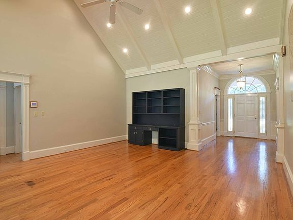 4th image of 107 Marian Ct