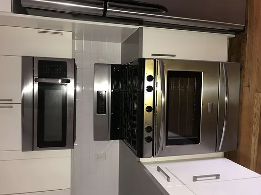 Rented by 3210 Riverdale Holdings LLC | media 41