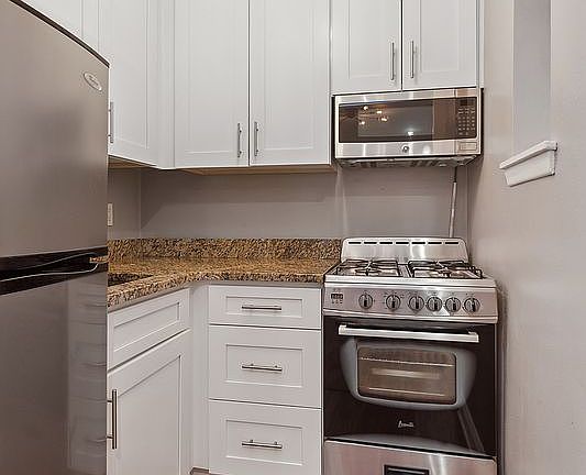 4th image of 521 E 88th St APT 4C