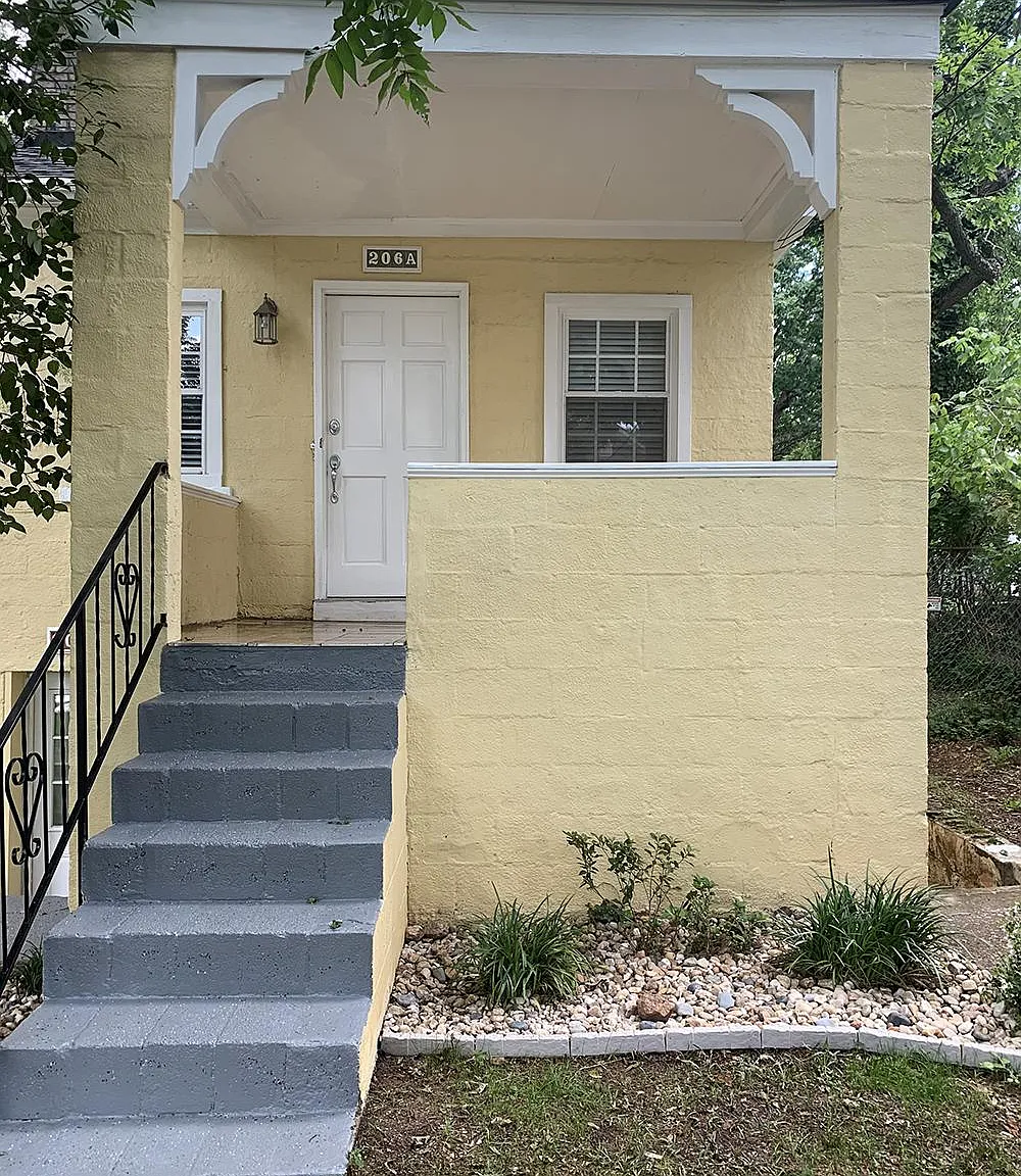 204 Wesley Ave NE — Photo 2
