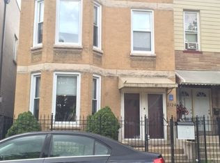 2124 W Erie St APT 2F, Chicago, IL 60612