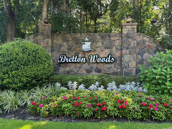 241 Brettonwoods Drive #241, Coram, NY 11727