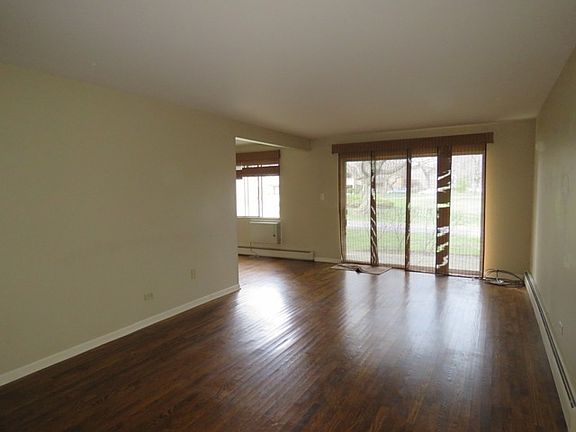5th image of 2604 N Windsor Dr Unit 106