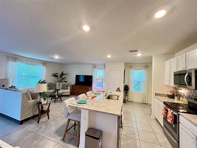 17032 Oval Rum Dr — Photo 6
