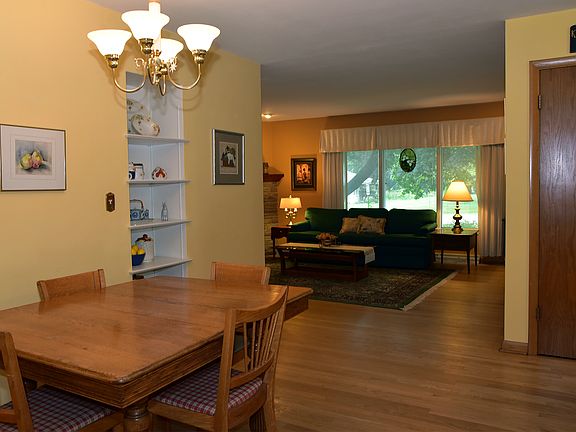 Dining Area off Kitchen 