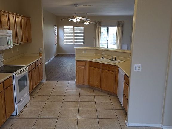 3rd image of 2065 E Indian Wells Dr