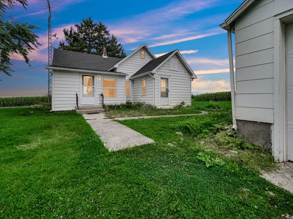 2614 S 465 E, Winamac, IN 46996