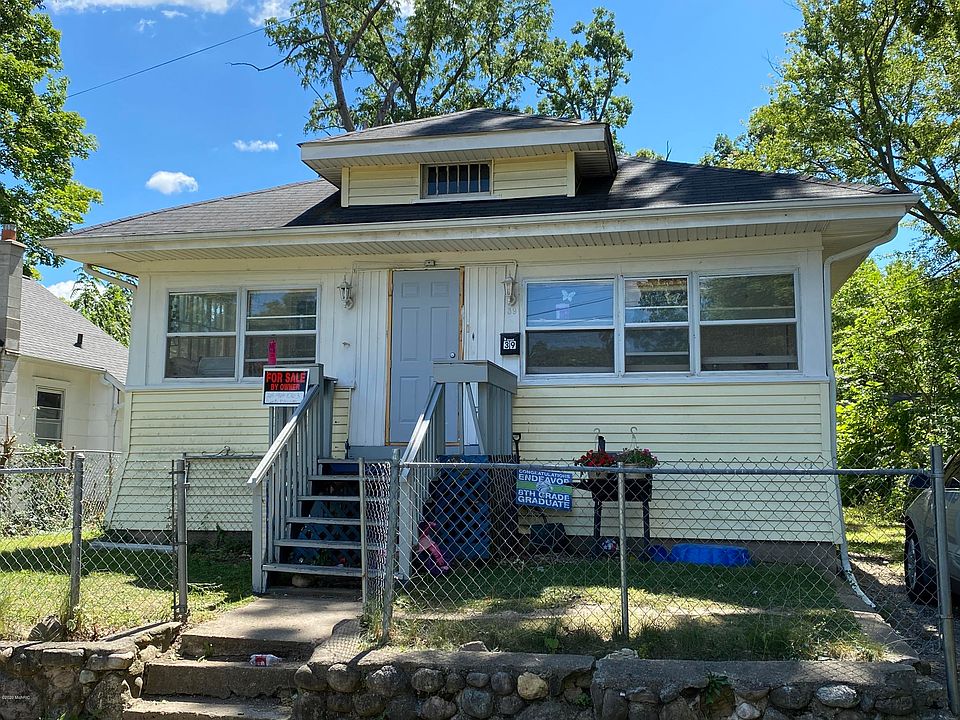 1st image of 39 Burr St