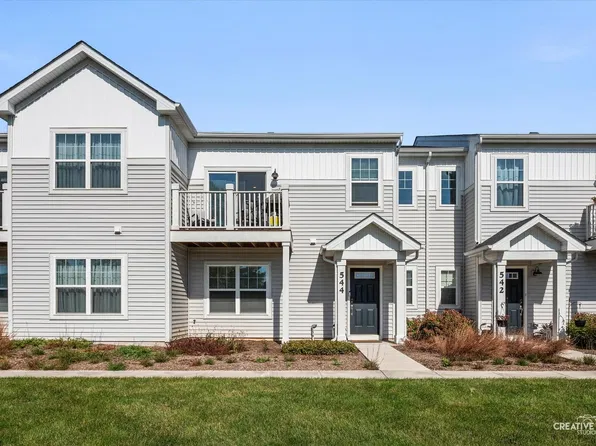 544 Comstock Rd, South Elgin, IL 60177