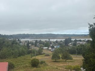827 Water St APT C, Raymond, WA 98577