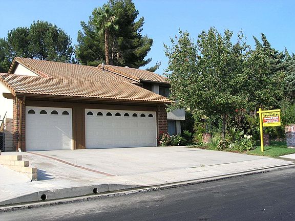 3-car garage