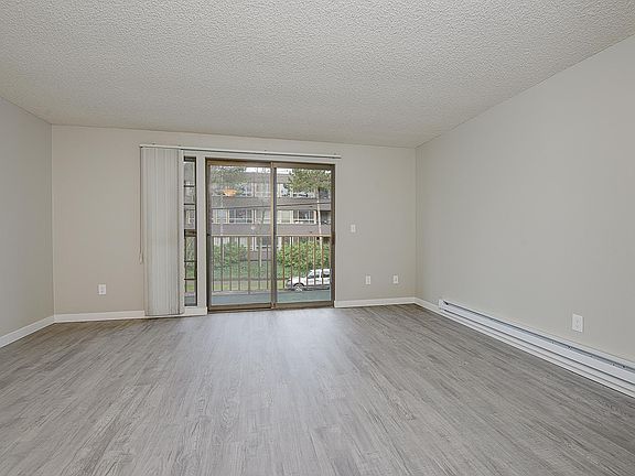 5th image of 1520 NE 143rd St #202