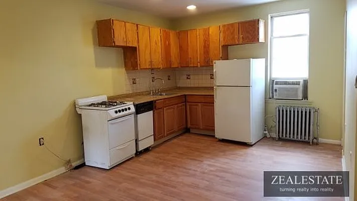 Rented by ZealEstate Group Inc | media 8