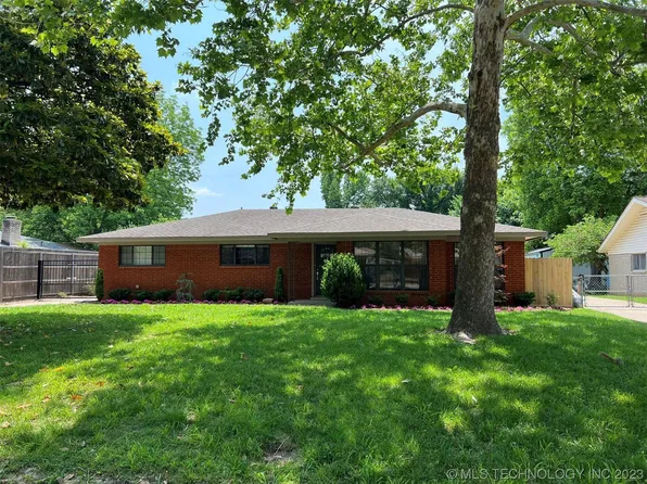 1944 E 55th Pl S, Tulsa, OK 74105